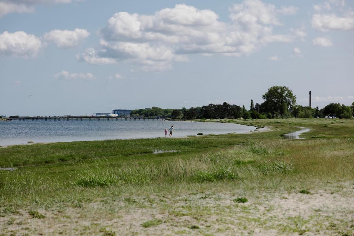On The Beach, Close To Centre & Airport Lägenhet